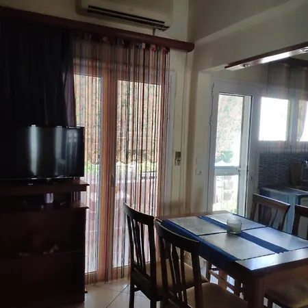 в центре города-курорта рядом с пляжем