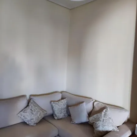 в центре города-курорта рядом с пляжем Loutráki