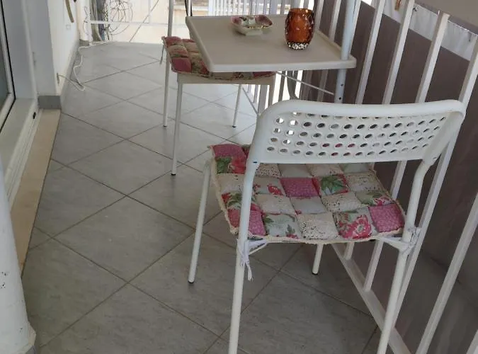 в центре города-курорта рядом с пляжем